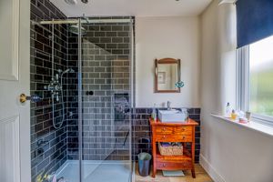 En Suite- click for photo gallery